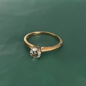 Solid 14k Gold Brilliant Cut Diamond Women's Solitaire Ring. Size:4.5.